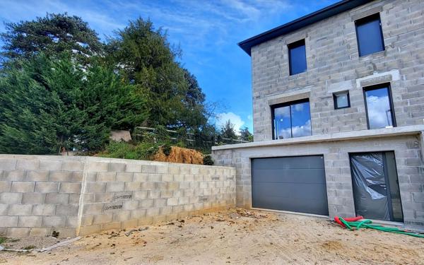 Maison à vendre    5 pièces • 130 m2 Pont-Évêque