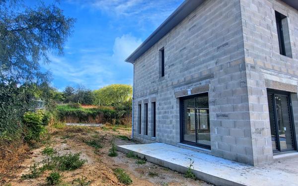 Maison à vendre    5 pièces • 130 m2 Pont-Évêque