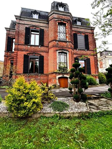 Magnifique demeure à vendre 11 pièces FOURMIES (59)