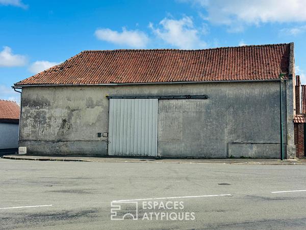 Corps de ferme avec belle longère et annexe