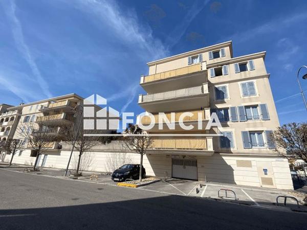 Location Parking - 18 AV. 1ERE DIVISION BROSSET Hyeres 83400