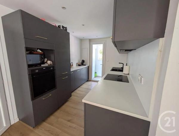 Appartement T4 à vendre  4 pièces - 76 m 2   SETE  - 34