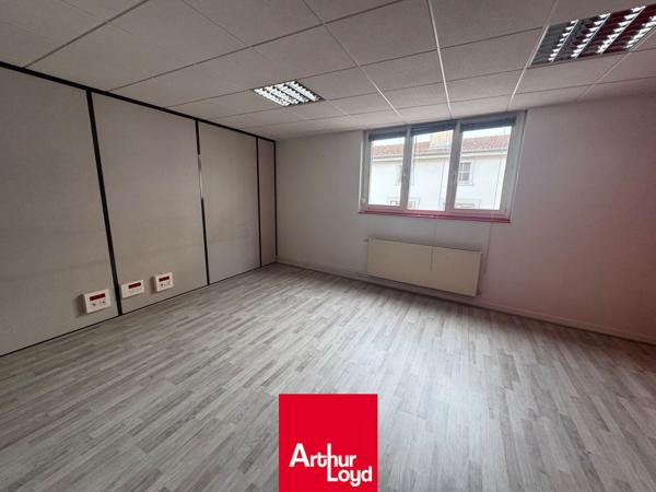 VENTE - IMMEUBLE R+2 - TARARE