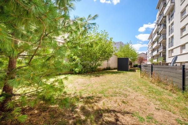 Vente                                                      Appartement
                        
                     2 pièces                      48 m2                     à Villeurbanne