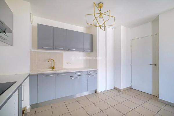 Vente                                                      Appartement
                        
                     2 pièces                      48 m2                     à Villeurbanne