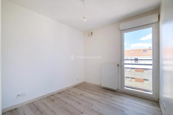 Vente                                                      Appartement
                        
                     2 pièces                      48 m2                     à Villeurbanne