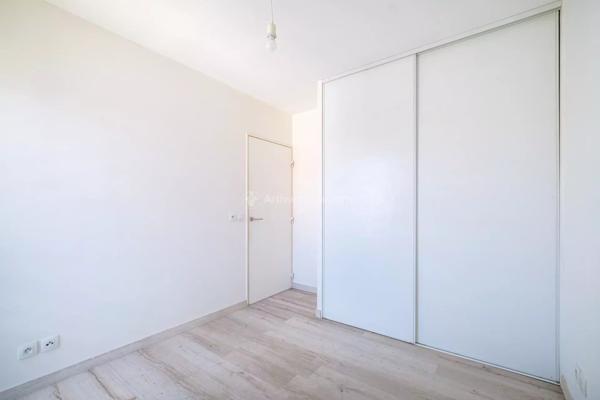 Vente                                                      Appartement
                        
                     2 pièces                      48 m2                     à Villeurbanne
