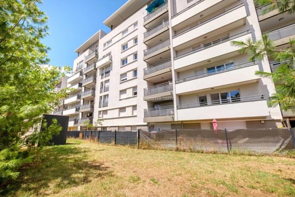Vente                                                      Appartement
                        
                     2 pièces                      48 m2                     à Villeurbanne