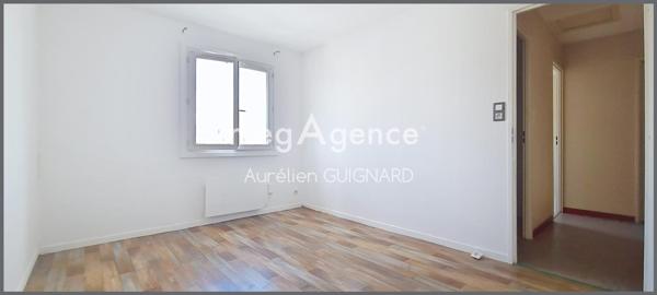 Maison à BRESSUIRE, 79300 - 5 pièces 117m²