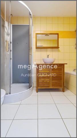 Maison à BRESSUIRE, 79300 - 5 pièces 117m²