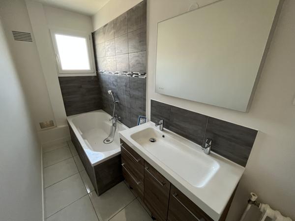 Appartement 3 pièce(s) 2 chambre(s) 61 m²