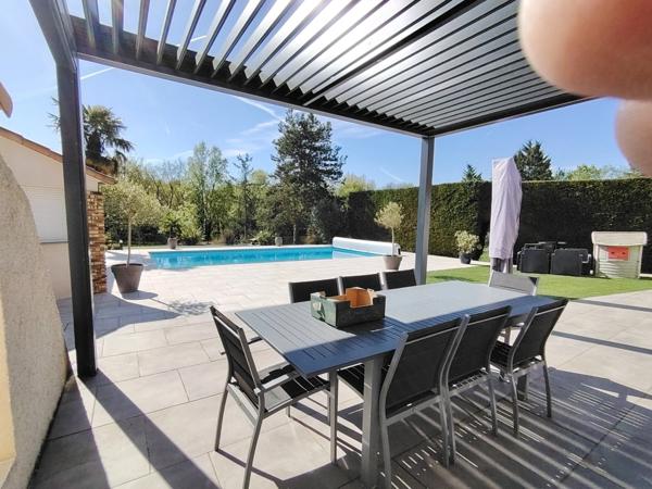 Belle Maison de 189 m² avec piscine dans environnement calme et verdoyant de Migné Auxances