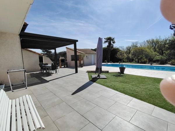 Belle Maison de 189 m² avec piscine dans environnement calme et verdoyant de Migné Auxances