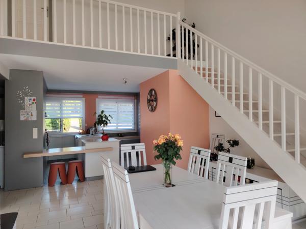 Belle Maison de 189 m² avec piscine dans environnement calme et verdoyant de Migné Auxances