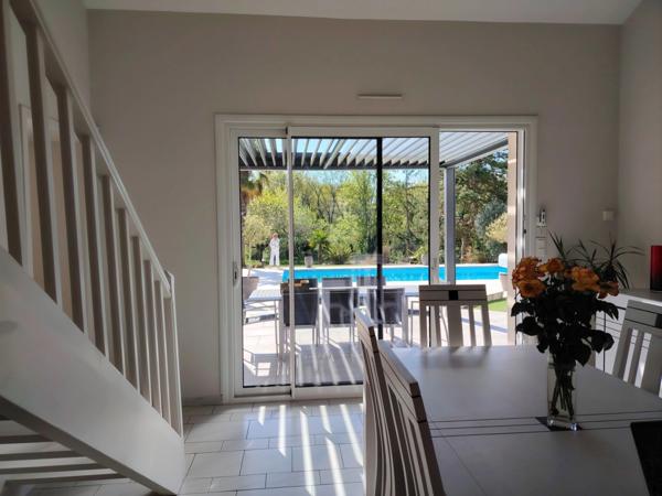 Belle Maison de 189 m² avec piscine dans environnement calme et verdoyant de Migné Auxances