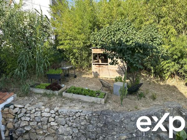 Belle Maison Familiale en deux appartements T4 – 220 m² habitables Piscine – Jardin exotique – Stationnements – Quartier Quatre Chemins des Routes