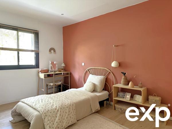 Belle Maison Familiale en deux appartements T4 – 220 m² habitables Piscine – Jardin exotique – Stationnements – Quartier Quatre Chemins des Routes