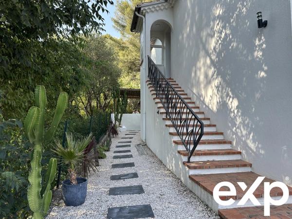 Belle Maison Familiale en deux appartements T4 – 220 m² habitables Piscine – Jardin exotique – Stationnements – Quartier Quatre Chemins des Routes