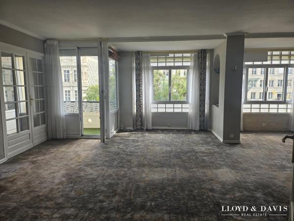 Appartement T4 Spacieux et Lumineux - 120 m²-Plein centre Valenciennes