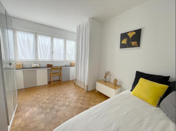 Fontenay-aux-Roses (92260) FONTENAY AUX ROSES, PROCHE Le Plessis Robinson - APPARTEMENT 107m2 avec 4 chambres - TERRASSE 14m2 - PARC, VER