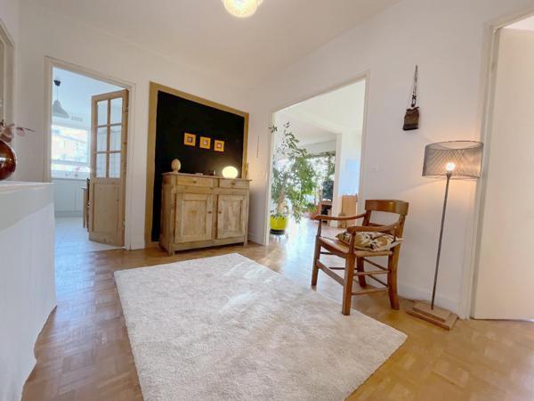 Fontenay-aux-Roses (92260) FONTENAY AUX ROSES, PROCHE Le Plessis Robinson - APPARTEMENT 107m2 avec 4 chambres - TERRASSE 14m2 - PARC, VER