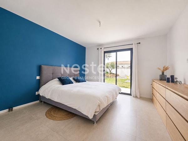 A VENDRE-Maison récente de plain-pied La Crau 5 pièce(s) 120m2 - Secteur résidentiel et recherché, piscine.