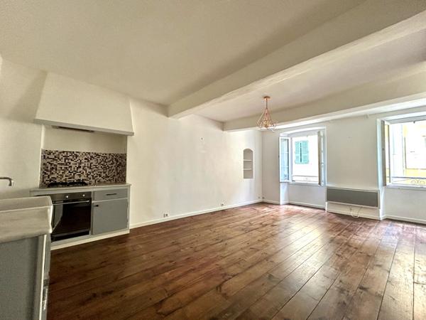 A LOUER TYPE 2  20000 AJACCIO VIEILLE VILLE