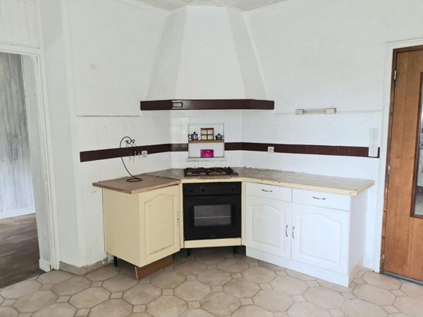 Exclusivité - Le Croisty - Maison de 135.36 m2 - 6 pièces - 3 chambres  -  Jardinet 20 m2 - Prix 125.000