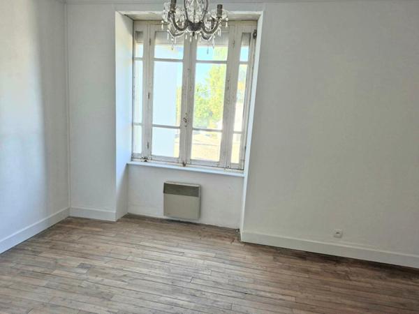 Exclusivité - Le Croisty - Maison de 135.36 m2 - 6 pièces - 3 chambres  -  Jardinet 20 m2 - Prix 125.000