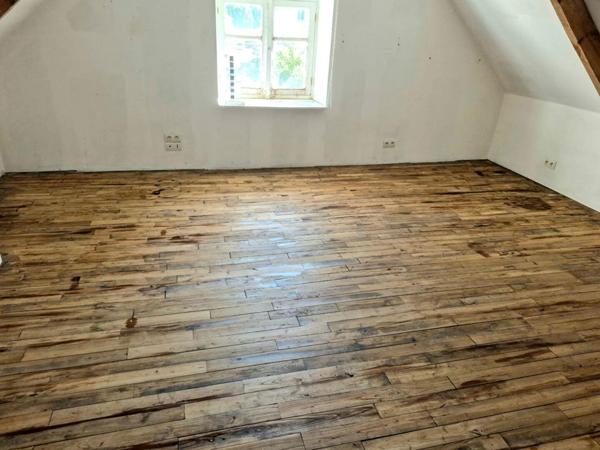 Exclusivité - Le Croisty - Maison de 135.36 m2 - 6 pièces - 3 chambres  -  Jardinet 20 m2 - Prix 125.000