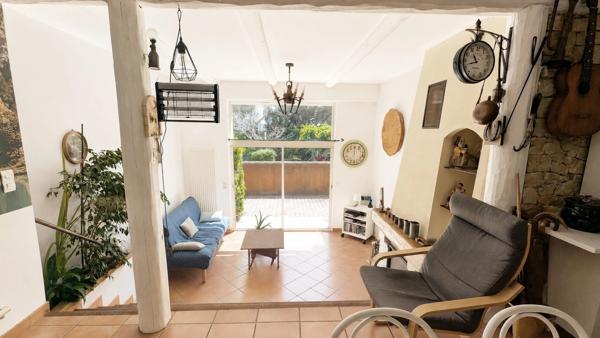 MERINDOL (84) | Maison de plain pied de 168 m² habitables avec 2 gîtes sur un terrain de 870 m² avec piscine