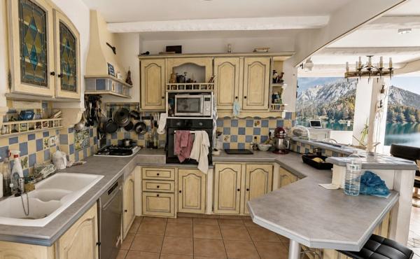 MERINDOL (84) | Maison de plain pied de 168 m² habitables avec 2 gîtes sur un terrain de 870 m² avec piscine