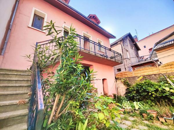 Maison de ville à Grenoble avec jardin, garage et dépendance de 80 m²