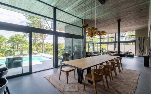 Maison à vendre    6 pièces •  Biscarrosse