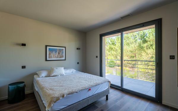 Maison à vendre    6 pièces •  Biscarrosse