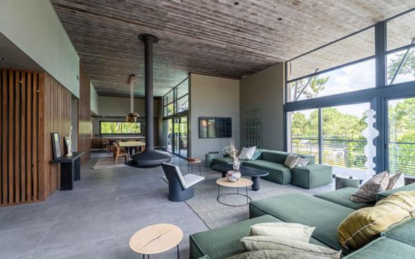 Maison à vendre    6 pièces •  Biscarrosse