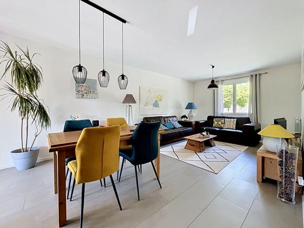 EXCLUSIVITE - MAISON DE 128 M² SUR 8840 M² DE TERRAIN AVEC PISCINE
