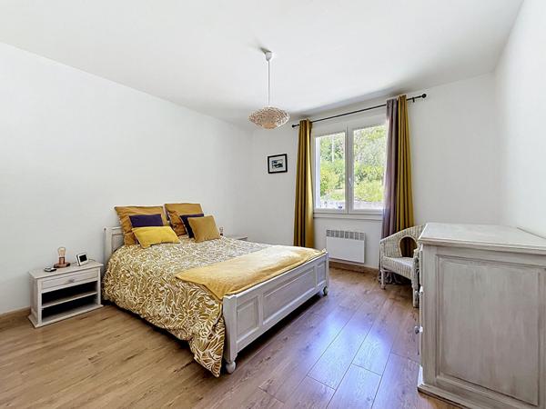 EXCLUSIVITE - MAISON DE 128 M² SUR 8840 M² DE TERRAIN AVEC PISCINE