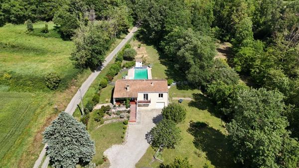 EXCLUSIVITE - MAISON DE 128 M² SUR 8840 M² DE TERRAIN AVEC PISCINE