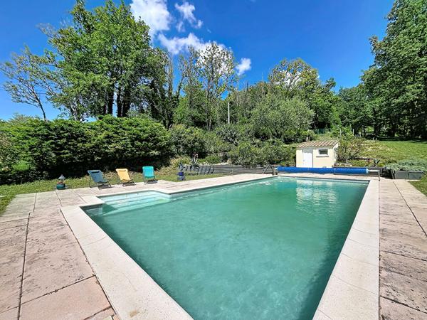 EXCLUSIVITE - MAISON DE 128 M² SUR 8840 M² DE TERRAIN AVEC PISCINE