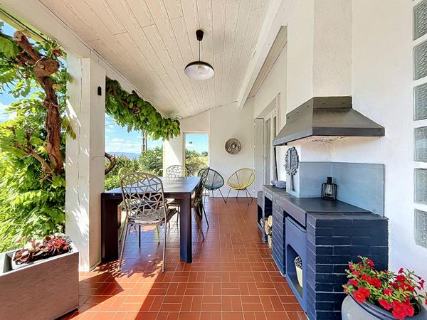 EXCLUSIVITE - MAISON DE 128 M² SUR 8840 M² DE TERRAIN AVEC PISCINE