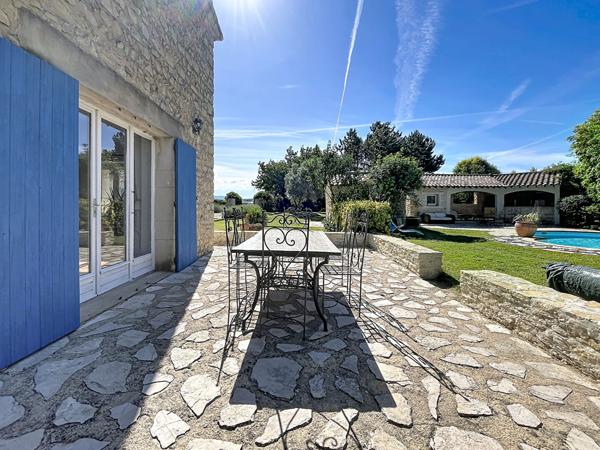 Mas en pierre de 269m²  avec parc de 4000m² , 6 chambres