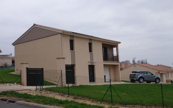 Maison à louer    2 pièces •  Champcevinel