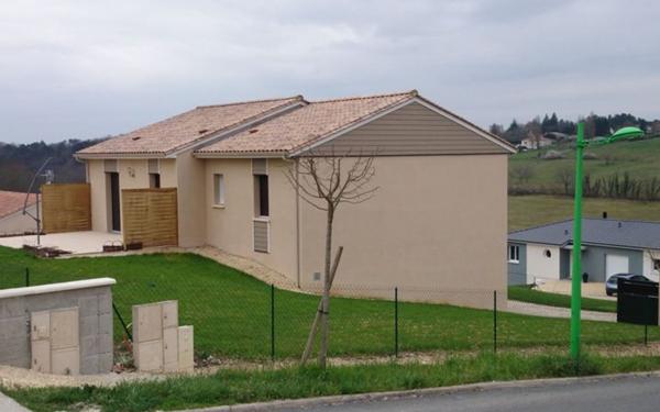 Maison à louer    2 pièces •  Champcevinel