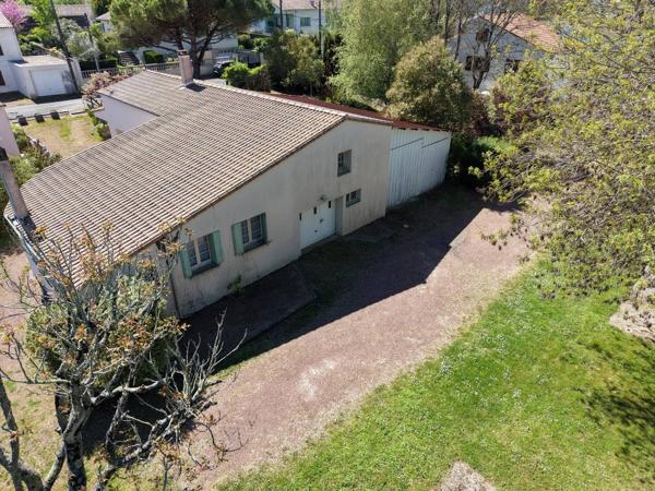 ENSEMBLE IMMOBILIER - MESCHERS