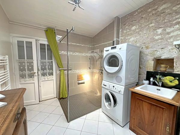 ENSEMBLE IMMOBILIER - MESCHERS