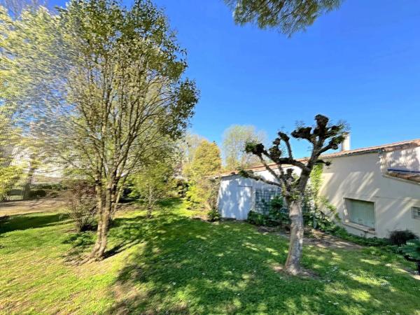 ENSEMBLE IMMOBILIER - MESCHERS