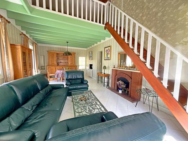 ENSEMBLE IMMOBILIER - MESCHERS