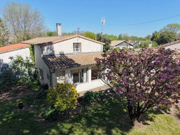 ENSEMBLE IMMOBILIER - MESCHERS
