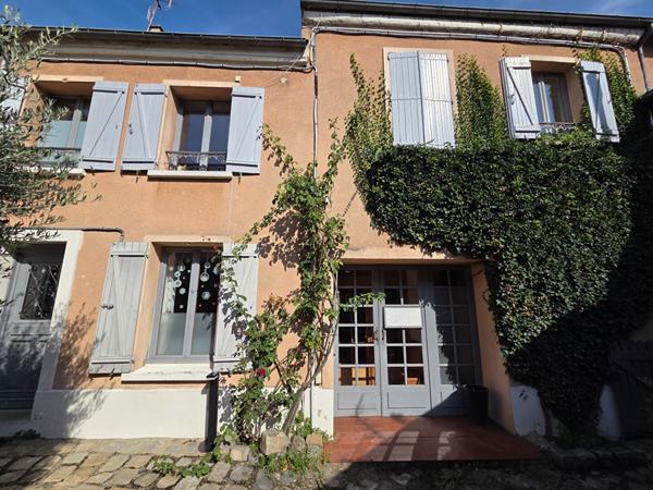 Immeuble de 232, 89 m² Verrieres Le Buisson